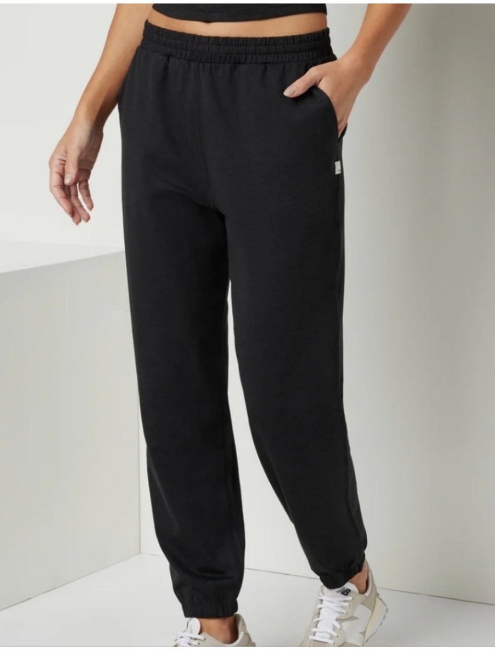 Vuori Womens Black Boyfriend Jogger Sweatpants Elastic Waist Pockets Size Large